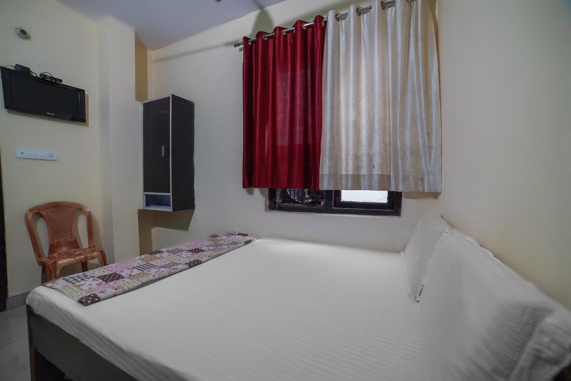 Spot On Komfort Guest House Rudrapur Eksteriør bilde