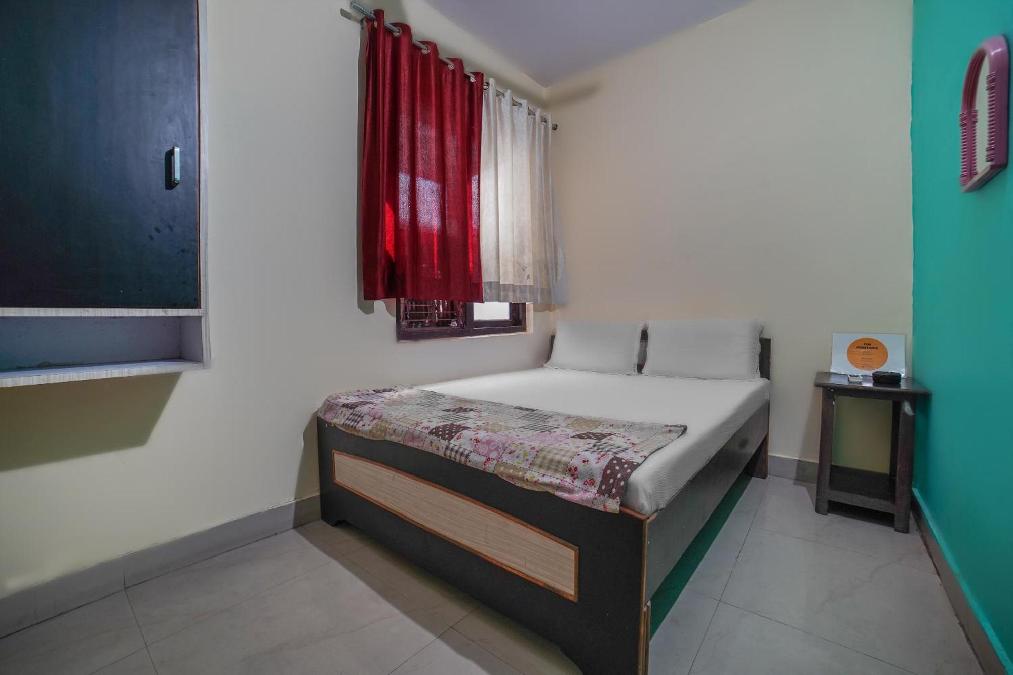 Spot On Komfort Guest House Rudrapur Eksteriør bilde