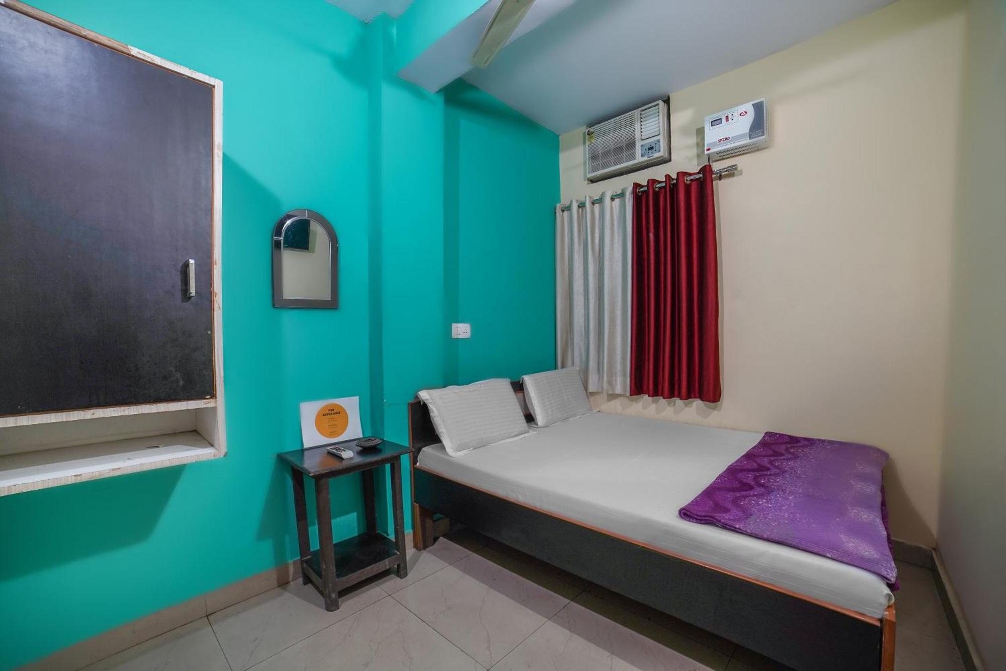 Spot On Komfort Guest House Rudrapur Eksteriør bilde