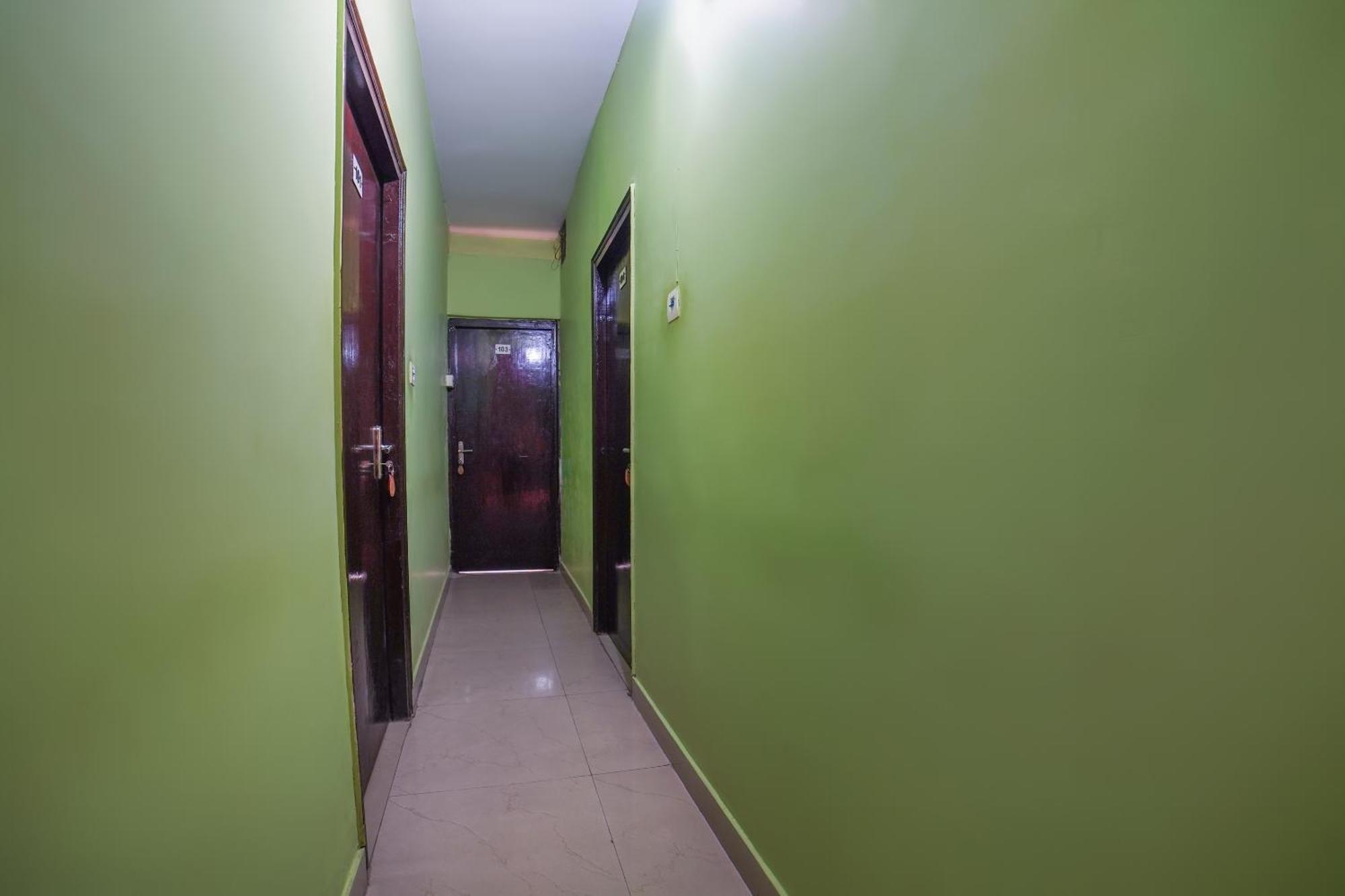 Spot On Komfort Guest House Rudrapur Eksteriør bilde