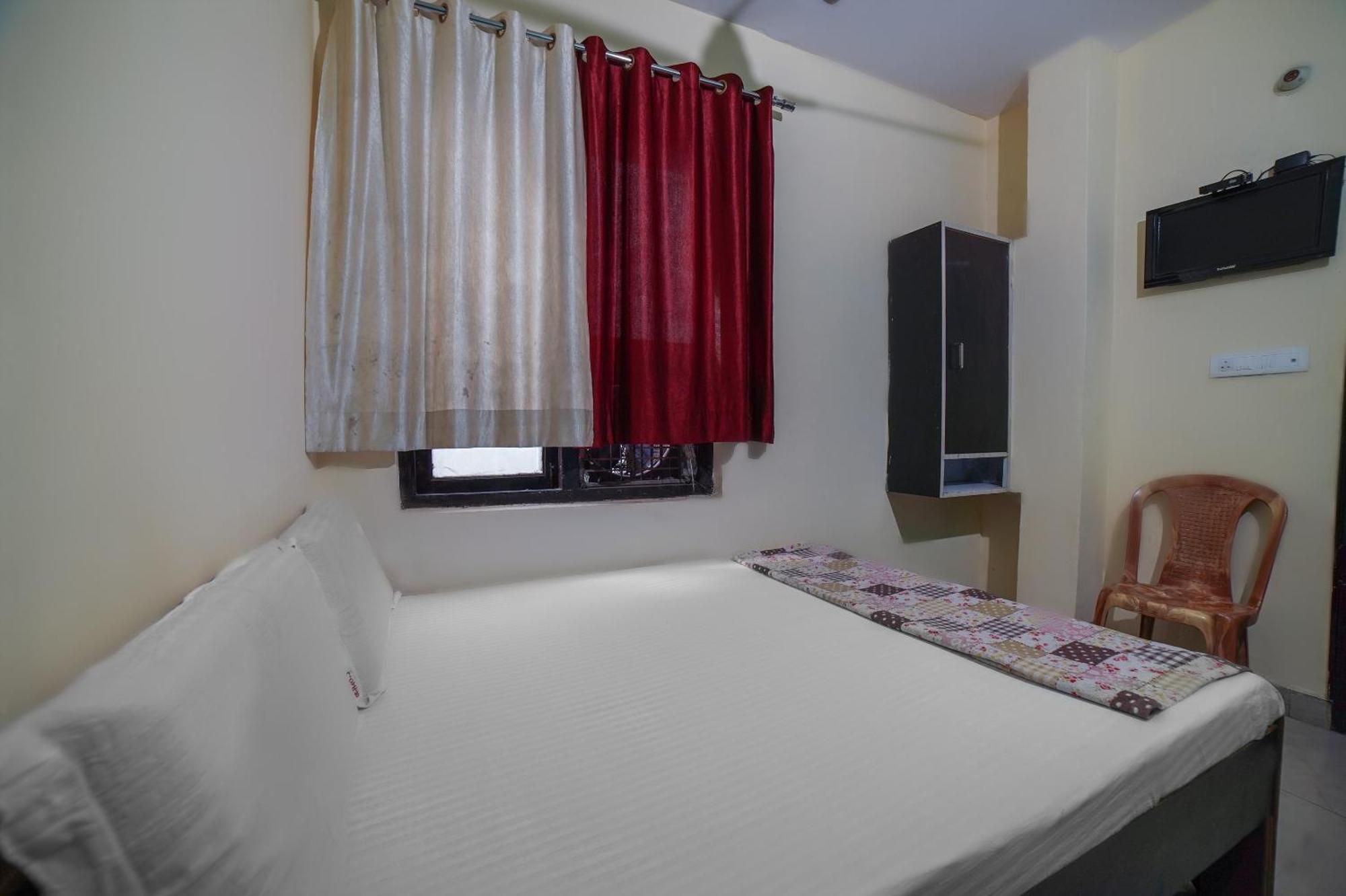Spot On Komfort Guest House Rudrapur Eksteriør bilde