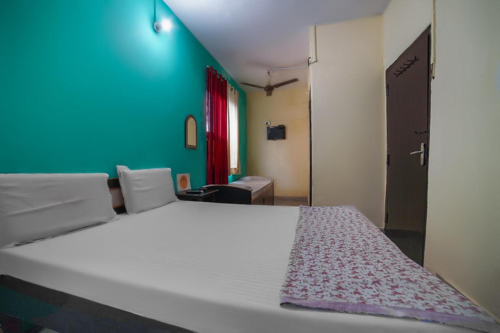 Spot On Komfort Guest House Rudrapur Eksteriør bilde