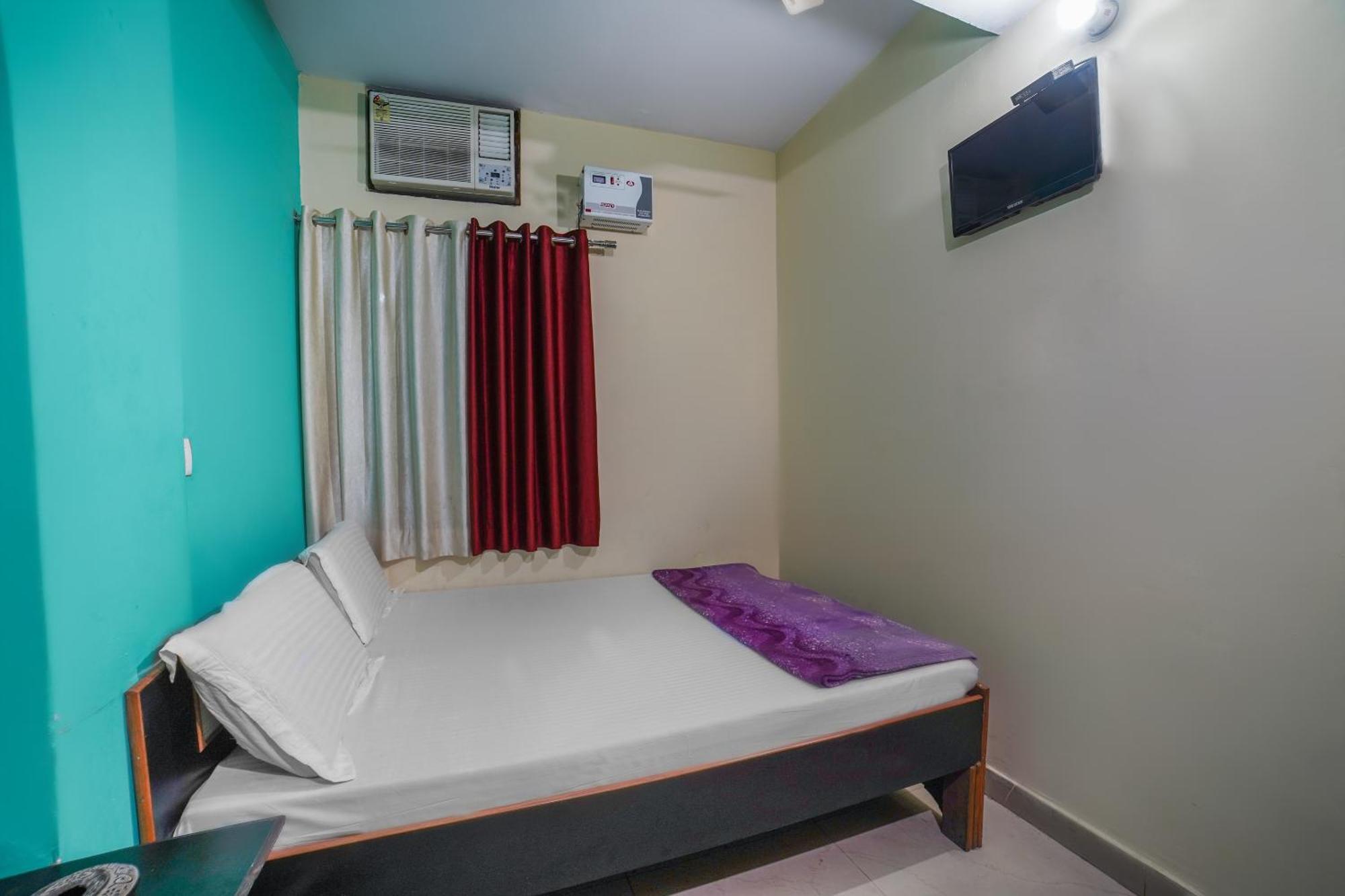 Spot On Komfort Guest House Rudrapur Eksteriør bilde